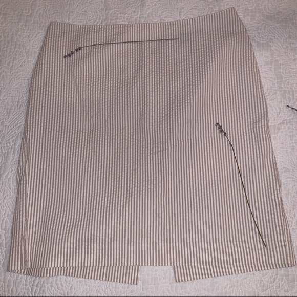 CLUB MONACO | 2 adorable skirts - Picture 5 of 6